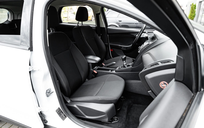 Ford Focus cena 33900 przebieg: 146000, rok produkcji 2015 z Radom małe 742